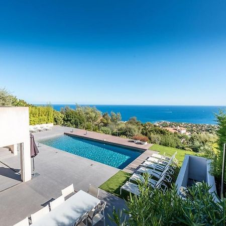 Вилла Vue Panoramique Sur La Baie De St Tropez Лес-Иссамбр Экстерьер фото