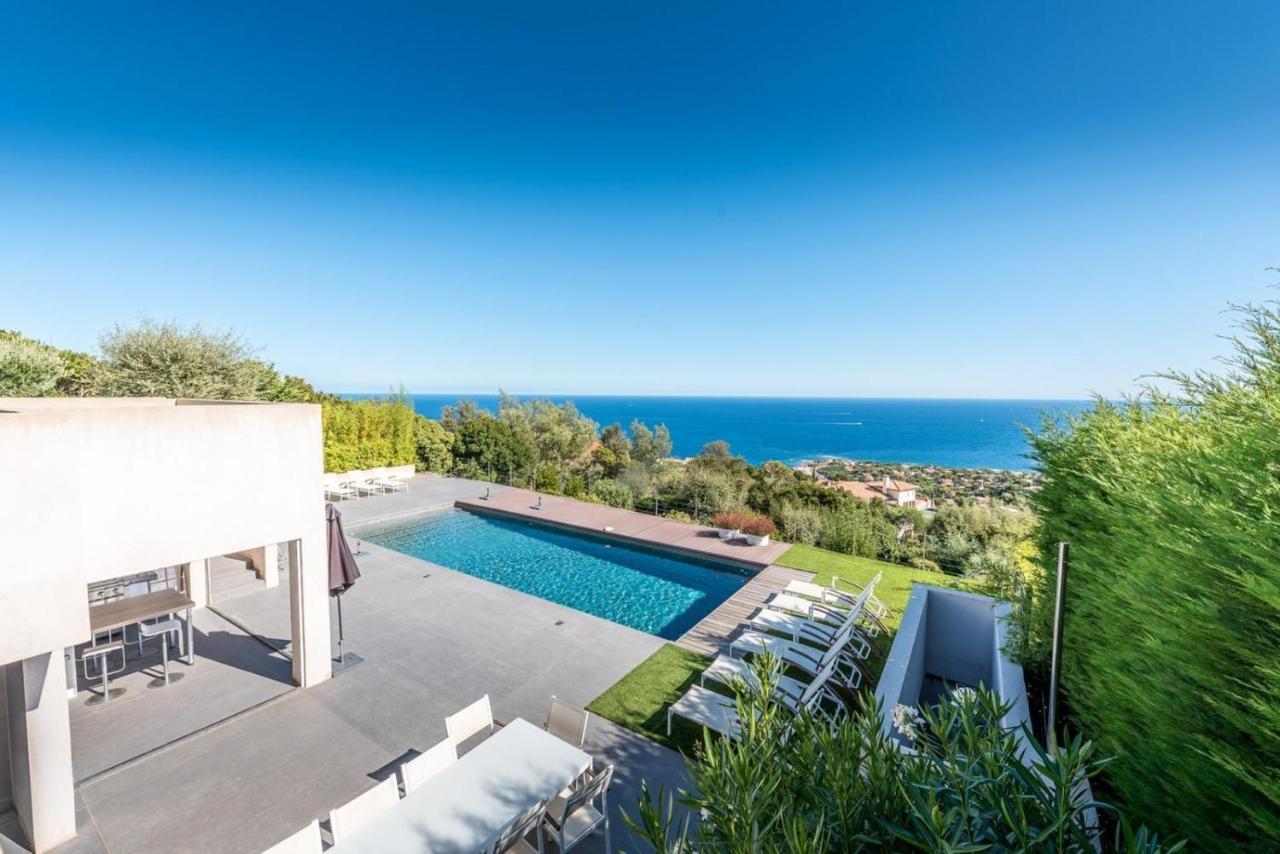 Вилла Vue Panoramique Sur La Baie De St Tropez Лес-Иссамбр Экстерьер фото